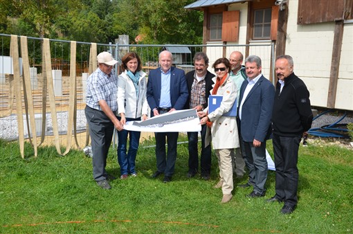 Erweiterungsbau am Zeltplatz Zaar wächst - Landrätin und Oberbürgermeister informierten sich vor Ort